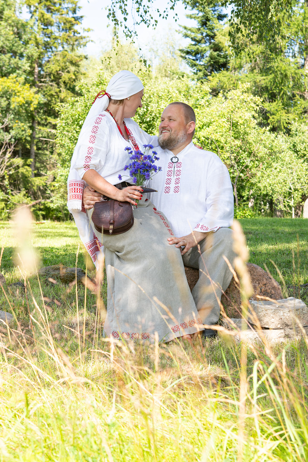 Abielupaar Eesti rahvariietuses