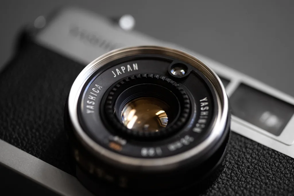 Yashica 35-ME lens close up