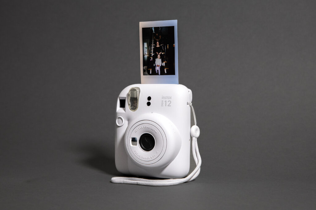 Instax mini 12 polaroid kaamera ja instant foto